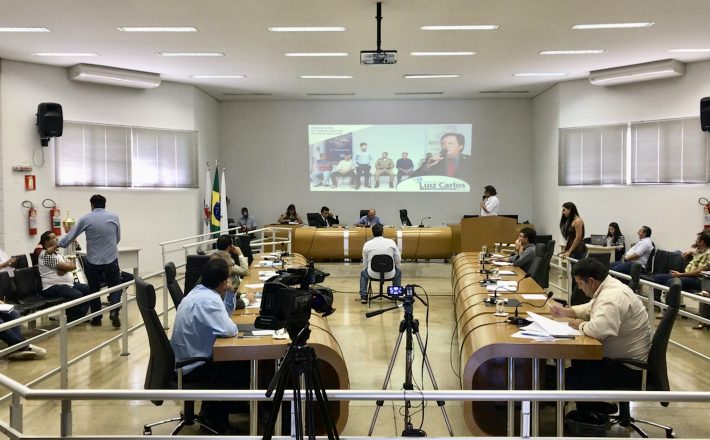 Serviços Urbanos, Obras Públicas e Melhorias no Trânsito são debatidos em Reunião Ordinária da Câmara