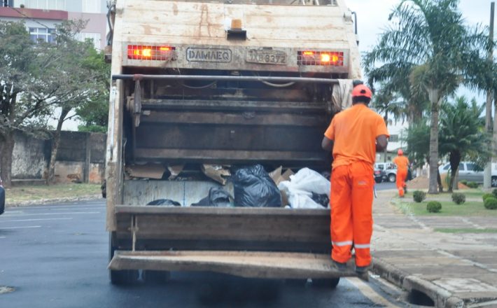 Edital para terceirização da coleta de lixo passa por reformulação