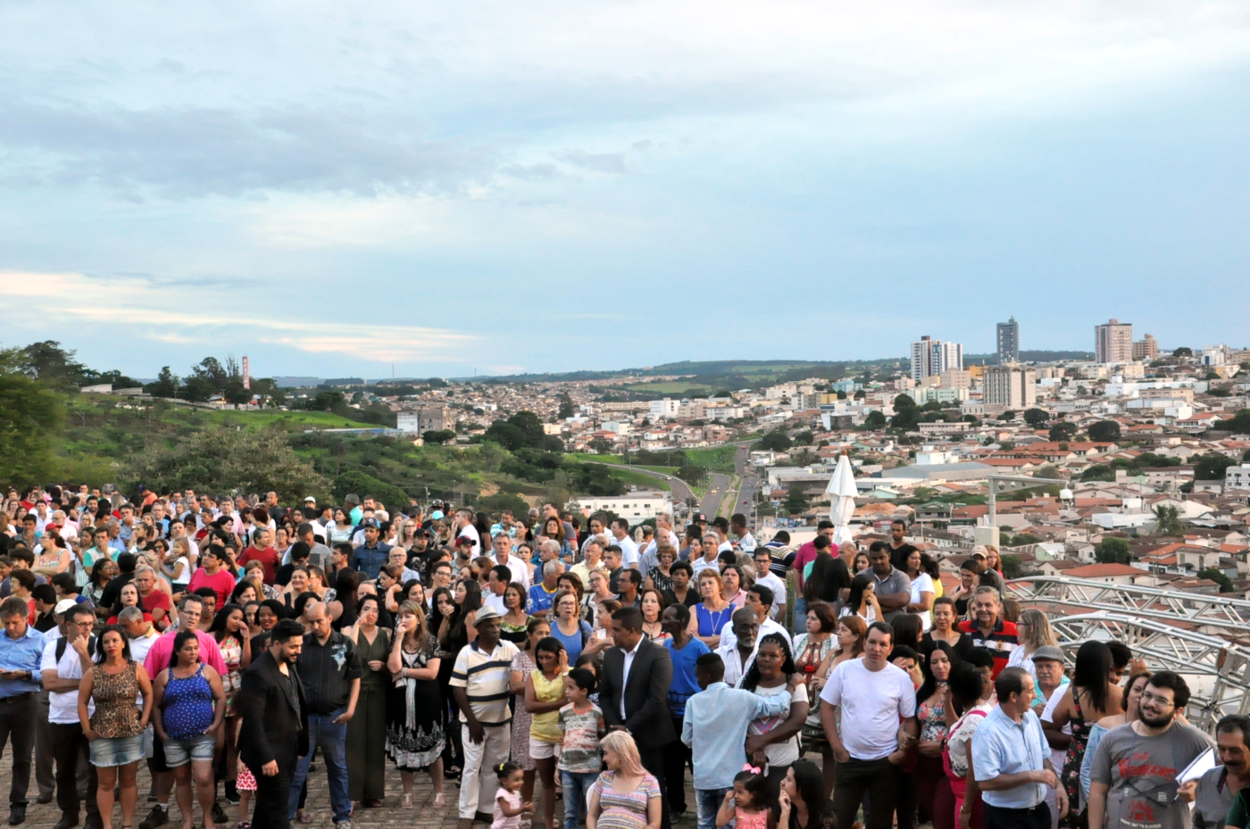 Reinauguração do Parque do Cristo leva mais de 20 mil pessoas ao evento