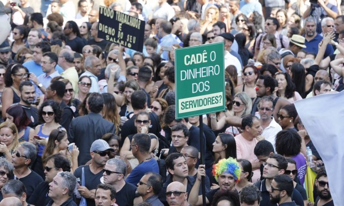 Leis trabalhistas são descumpridas pela maioria das prefeituras Leis trabalhistas são descumpridas pela maioria das prefeituras