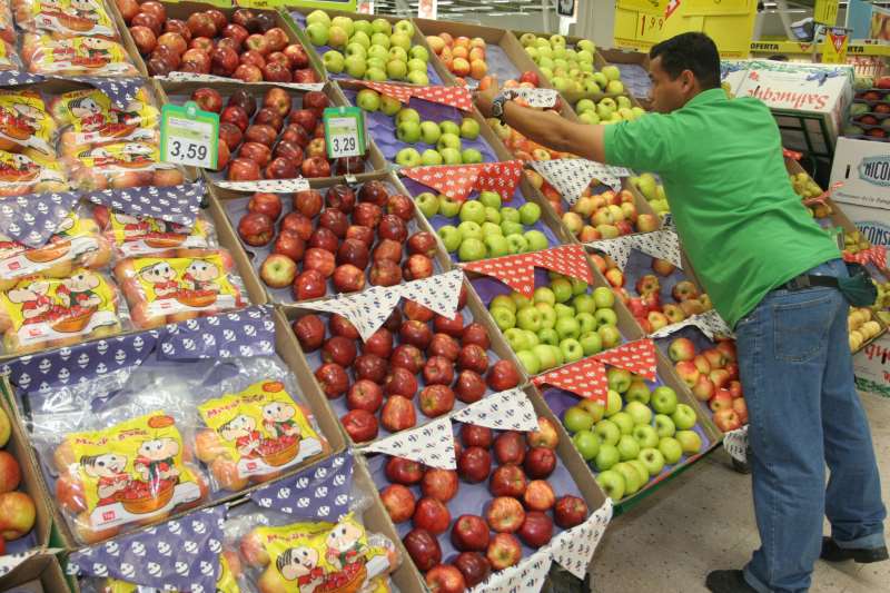 Produtos e serviços consumidos no verão estão mais baratos