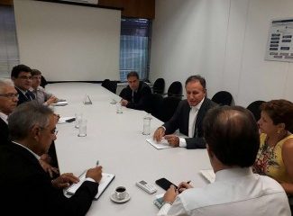 Piau e outros prefeitos do Convale discutem sobre modernização administrativa no Ministério da Fazenda