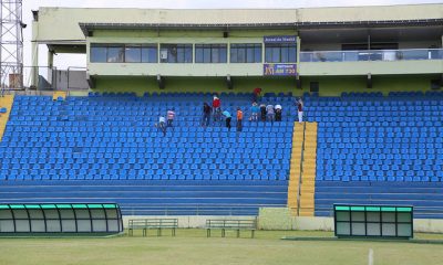 Prefeitura de Uberaba inicia instalação de cadeiras no Estádio Uberabão