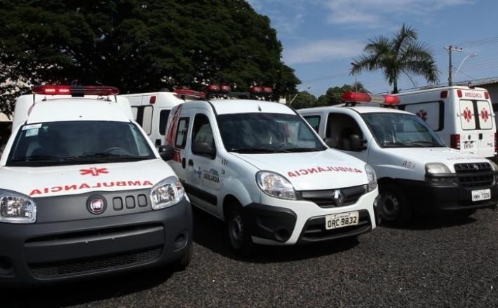 SMS tem serviço de transporte com ambulâncias para pacientes acamados realizarem tratamento