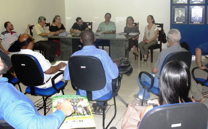 Reunião do IEATM recebe voluntários da Adefu