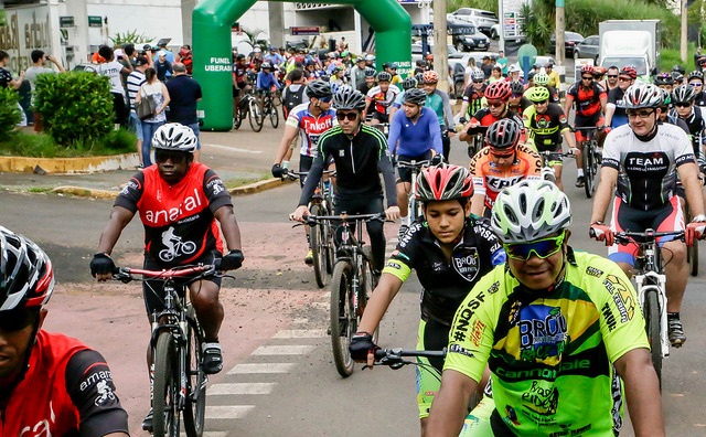 Passeio Ciclístico em Prol da Adefu é sucesso de público e arrecadação