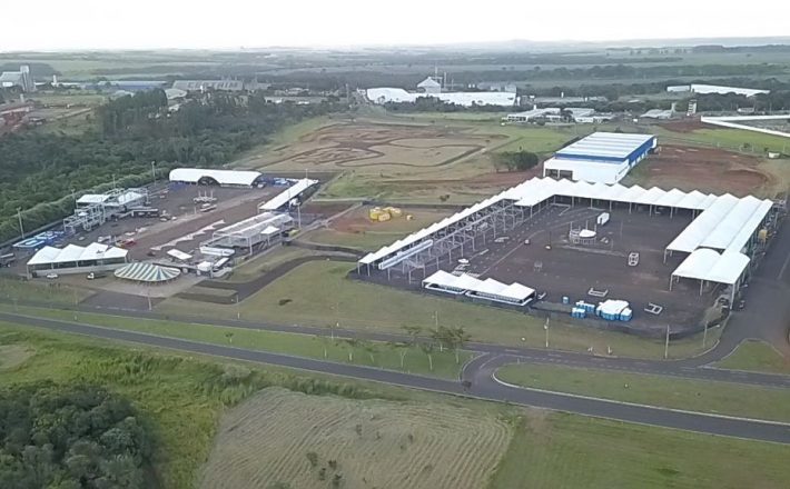 “CIA World” tem mais de 90 toneladas de equipamentos e o maior palco de Minas Gerais