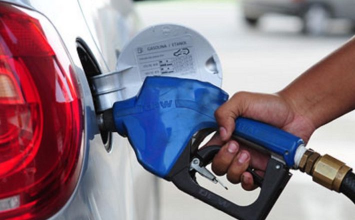 Procon Uberaba compara preços dos combustíveis praticados em MG