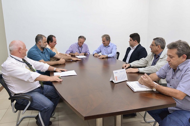 Prefeitura assina contrato para construção do Cemitério Parque