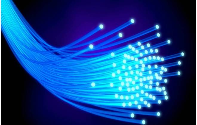 PMU executa instalação de fibra ótica