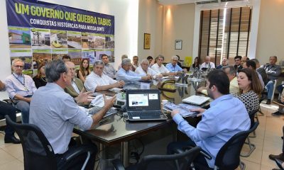 Prefeitos assinam termo de compromisso para formação da Agência Regional de Desenvolvimento Econômico