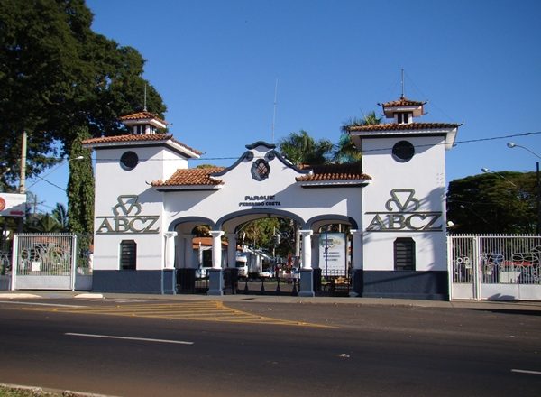 Outubro Rosa iluminará Parque Fernando Costa em alerta à prevenção ao câncer de mama