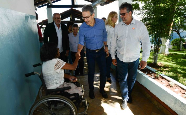 Governador Romeu Zema visita Apac de Itaúna e conhece modelo de recuperação de condenados em Minas Gerais