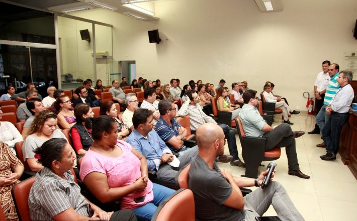 Presidente Marão reúne servidores e fala sobre as perspectivas de sua gestão