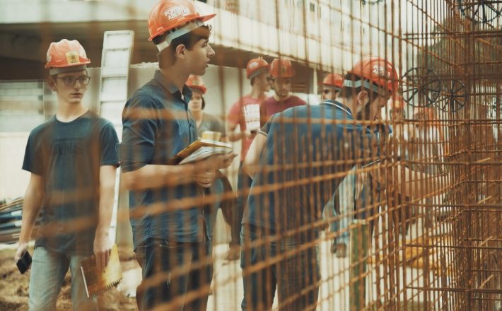 MRV Engenharia compartilha experiência do mercado da construção civil com mais de 2 mil estudantes