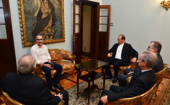 Governador participa de encontro com arcebispos e defende ampliação do turismo religioso no Estado