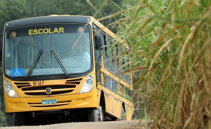 Piau anuncia transporte para alunos e professores de escolas estaduais da zona rural