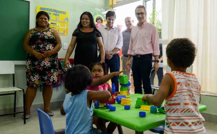 Romeu Zema continua “Giro pelo Estado” em Janaúba e escuta demandas da população do Norte de Minas