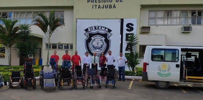 Presos de Itajubá reformam cadeiras de rodas