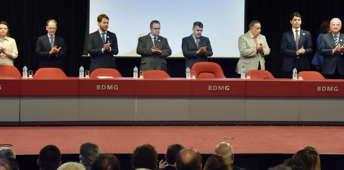 Paulo Brant empossa novo presidente do BDMG