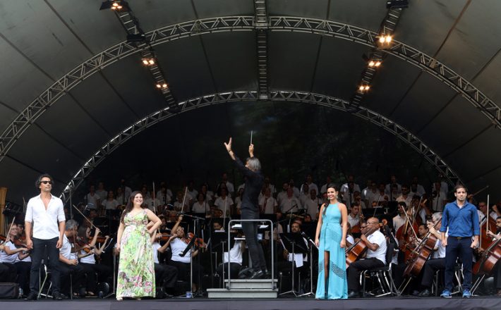 Série “Concertos no Parque” apresenta trechos da nova ópera da FCS, “O Elixir do Amor”