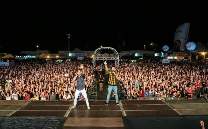 Dupla Denilson & Tiago fez um super show de abertura na ExpoZebu