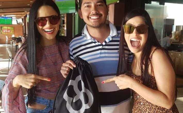 Frase criativa é tema de ação promocional de Suellen & Francielly