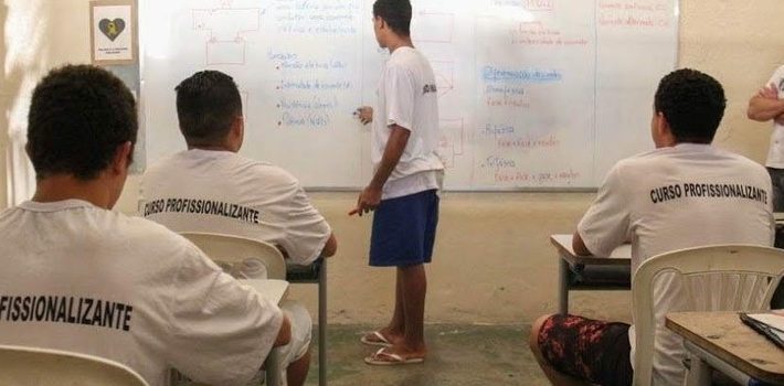 Curso de eletricista predial é esperança para jovens que cumprem medidas socioeducativas