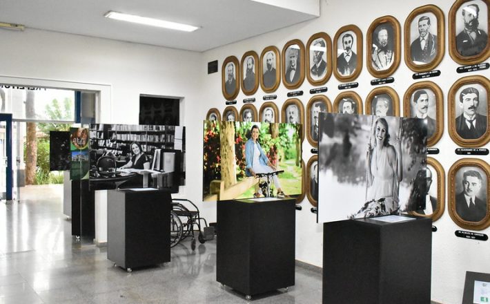 Saguão da Prefeitura de Uberaba recebe a exposição Doze Guerreiras