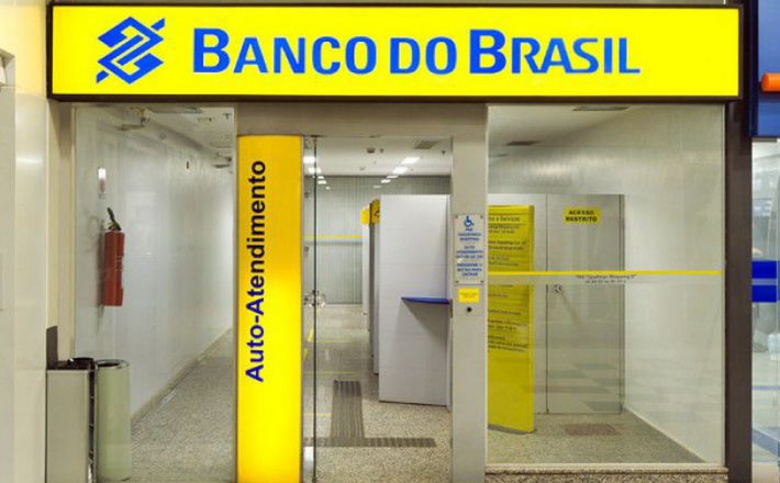 Bancos abrem em horário especial hoje