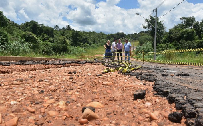 Piau visita pontos prejudicados pelas chuvas e determina serviços emergenciais