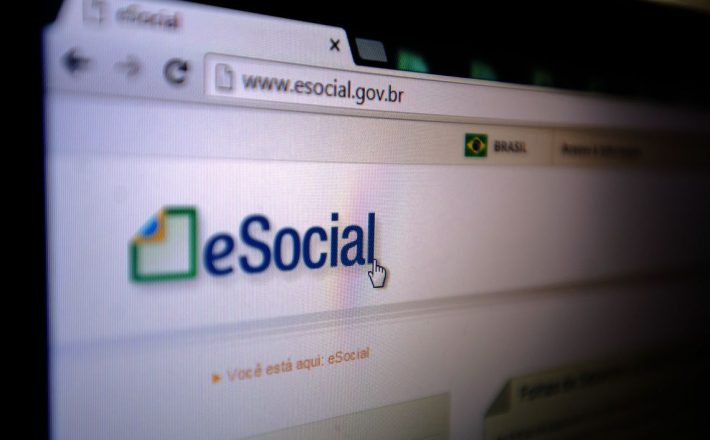 Veja como atualizar o eSocial com novo valor do salário mínimo