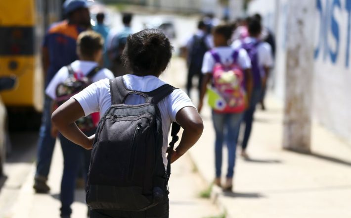 Cerca de 27 mil alunos serão recebidos nas escolas municipais nesta quarta