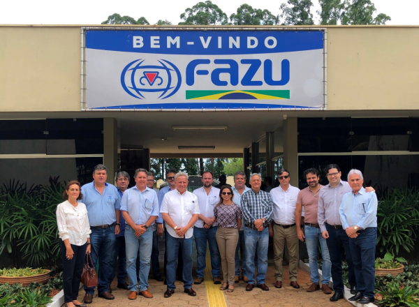 Diretoria da ABCZ visita Fazenda Experimental e Fazu