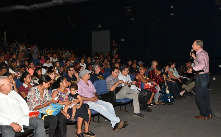 Famílias beneficiadas com imóveis de retomada participam de reunião de pós-ocupação