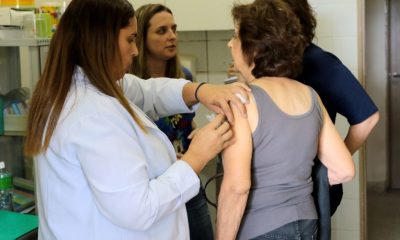 Doses se esgotam e vacinação contra Influenza será retomada no dia 24