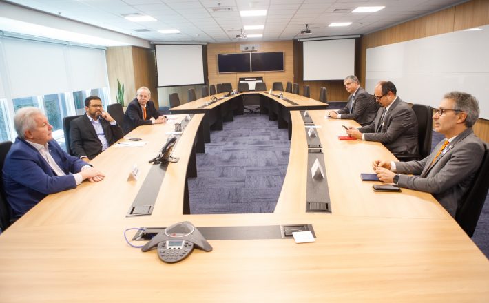 Zema se reúne com Jair Bolsonaro e Paulo Guedes para discutir ações que amenizem impactos no Estado