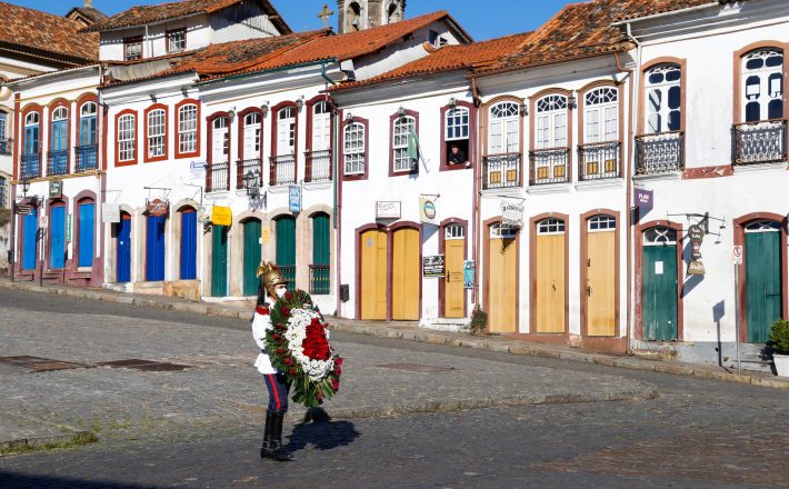 Ato simbólico homenageia o Dia da Inconfidência, em Ouro Preto