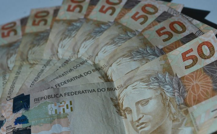 Publicada com vetos lei sobre ajuda financeira a estados e municípios