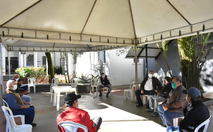Prefeitura reúne permissionários do Centro Pop para orientar reabertura dos boxes