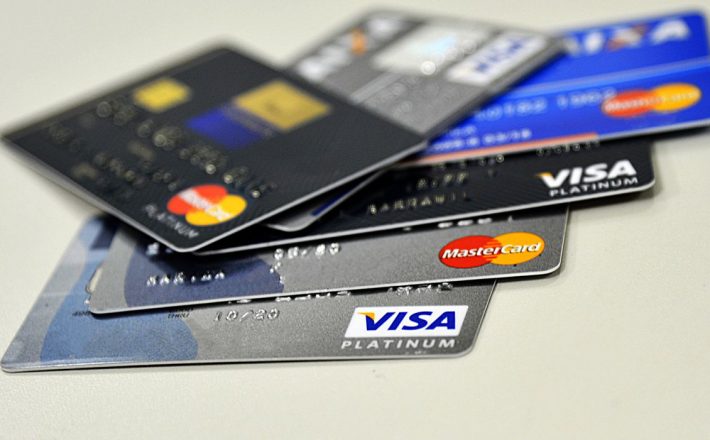 Compras com cartões crescem 14,1% no primeiro trimestre, diz Abecs Compras com cartões crescem 14,1% no primeiro trimestre, diz Abecs