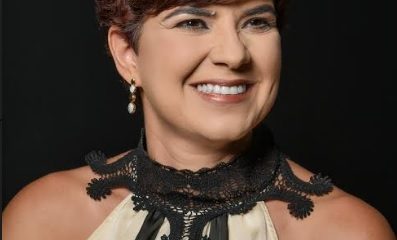 Dra. Mônica Roberta da Silva Giacometto , especialista em ginecologia e obstetrícia