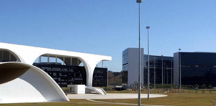 Governo anuncia 1ª parcela do salário dos servidores e pagamento integral para Saúde e Segurança