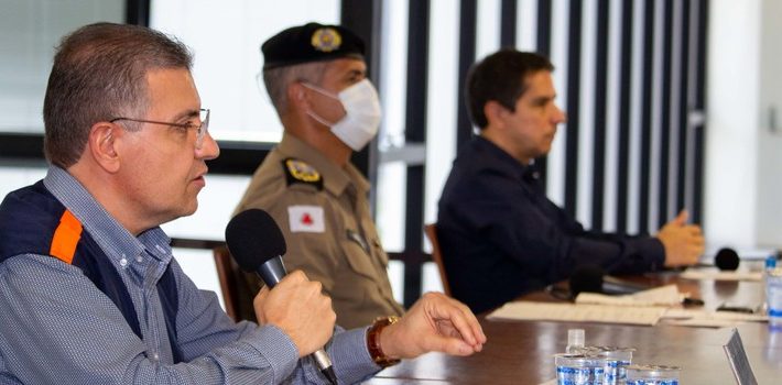 Secretário de Saúde de Minas alerta população: não é hora de aglomeração