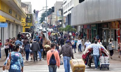 Confira o que abre e o que fecha nos feriados de Natal e Ano Novo