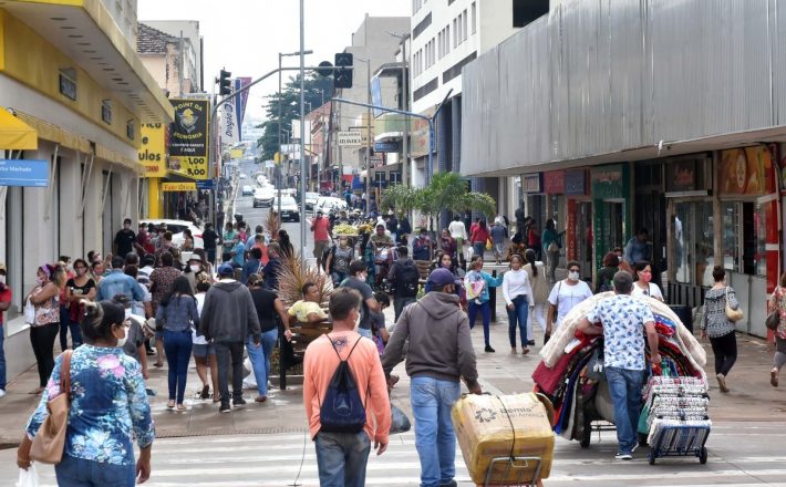 Confira o que abre e o que fecha nos feriados de Natal e Ano Novo