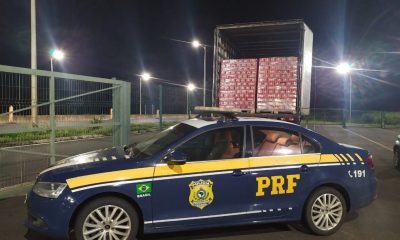 PRF apreende mais de 100 mil latas e garrafas de cervejas sem nota fiscal na BR-050 em Uberaba