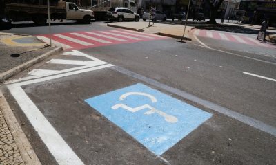 Uberaba prorroga validade de cartão de estacionamento para vagas especiais