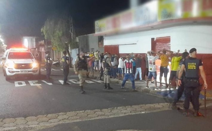 Covid-19: Guarda Municipal de Uberaba fecha bar e registra 23 autuações por descumprimento de decreto
