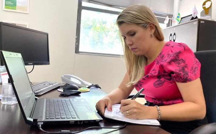 Prefeita Elisa Araújo apresenta melhora no quadro de saúde.